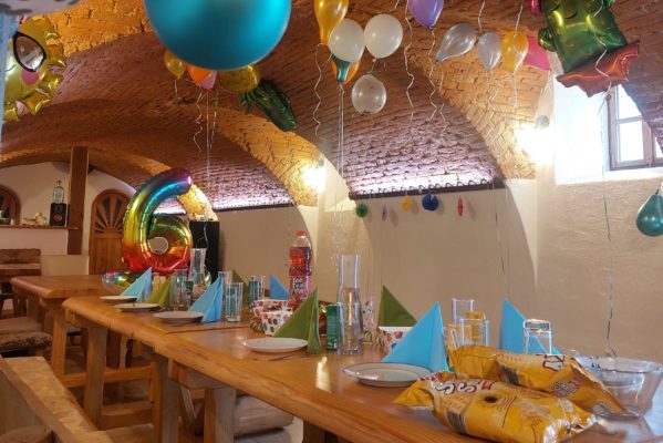 Kindergeburtstag, Alpaka Farm Anzengruber in Schlüßlberg, www.alpaka-anzengruber.at, Gewölbe mieten, Feiern, Ausflugsziel, Ausflugstipp, OÖ, Alpakawanderung in OÖ