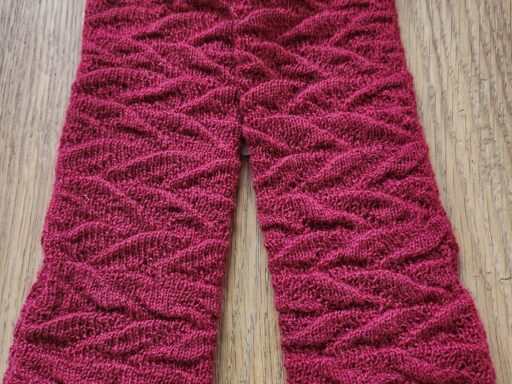 Pulwärmer aus 100% Baby Alpaka. Im Hofladen Alpaka Farm Anzengruber in Schlüßlberg oder im Online Shop erhältlich