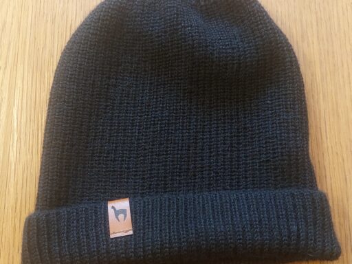 Alpaka Hofladen in Schlüßberg, Mütze aus Alpakawolle nähe Grieskirchen im Shop, www.alpaka-anzengruber.at Wels