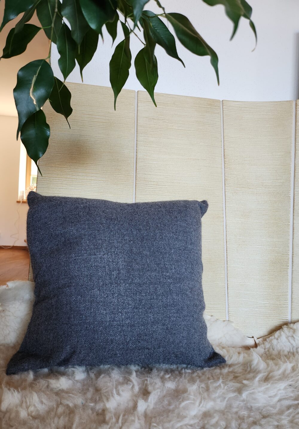 Alternative view of Wohnzimmerkissen aus Alpakawolle