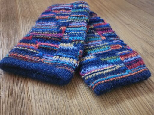 Pulwärmer aus 100% Baby Alpaka. Im Hofladen Alpaka Farm Anzengruber in Schlüßlberg oder im Online Shop erhältlich