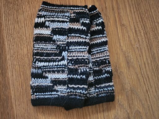 Pulwärmer aus 100% Baby Alpaka. Im Hofladen Alpaka Farm Anzengruber in Schlüßlberg oder im Online Shop erhältlich