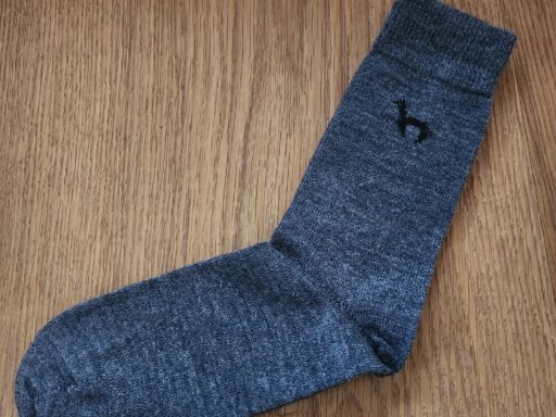Alpaka Businesssocken aus Alpakawolle erhältlich im Onlineshop oder bei uns im Hofladen in Schlüßlberg.