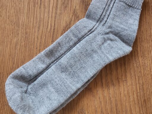 Ein Wohlfühlsocken zum wohlfühlen aus Alpakawolle erhältlich im Onlineshop oder bei uns im Hofladen in Schlüßlberg.