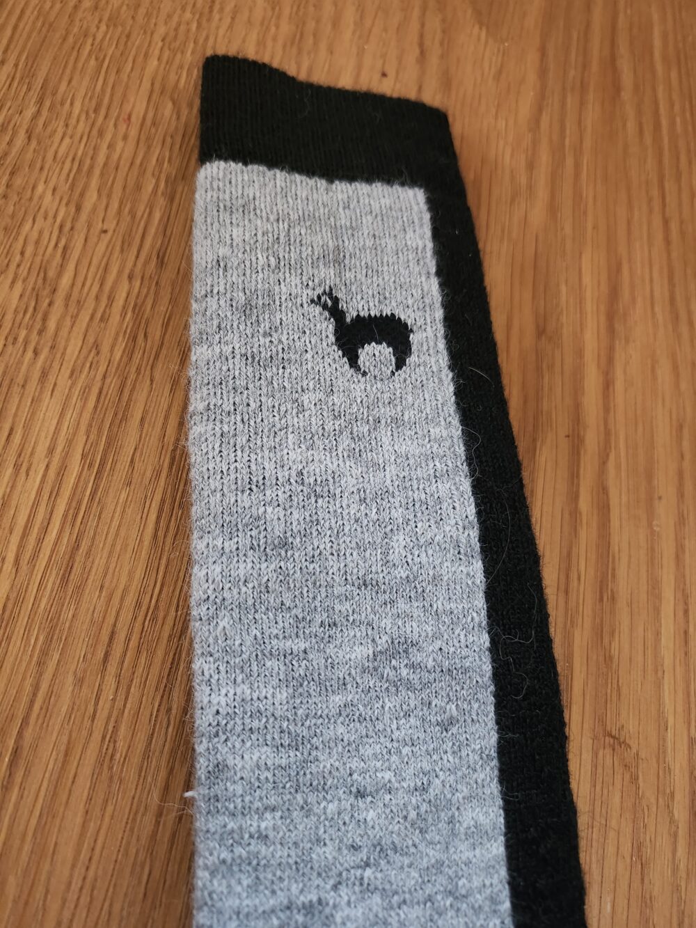 Der ideal Skisocken aus Alpakawolle erhältlich im Onlineshop oder bei uns im Hofladen in Schlüßlberg.